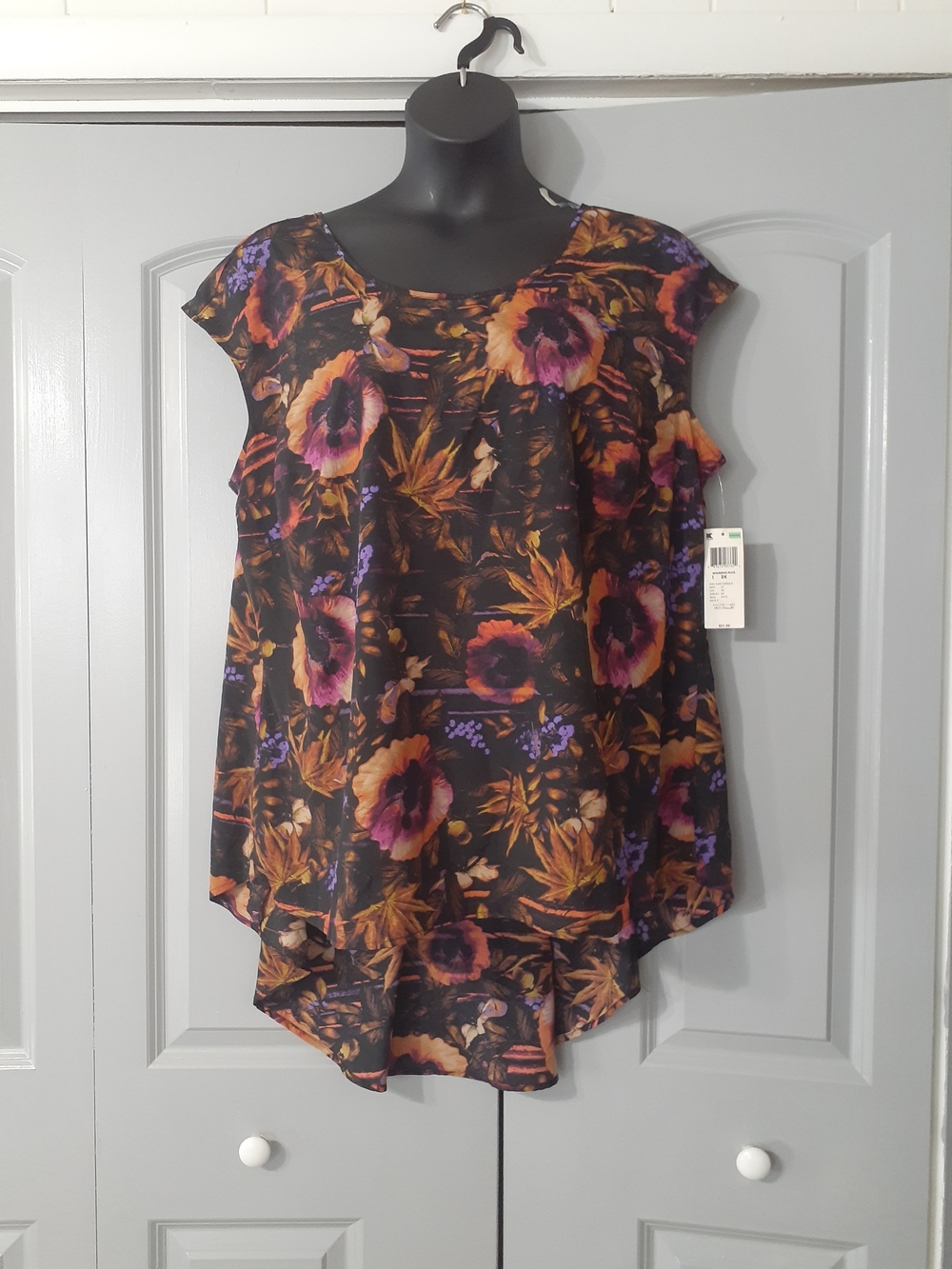 LYS Black Floral High Low Lightweight Top Nwt